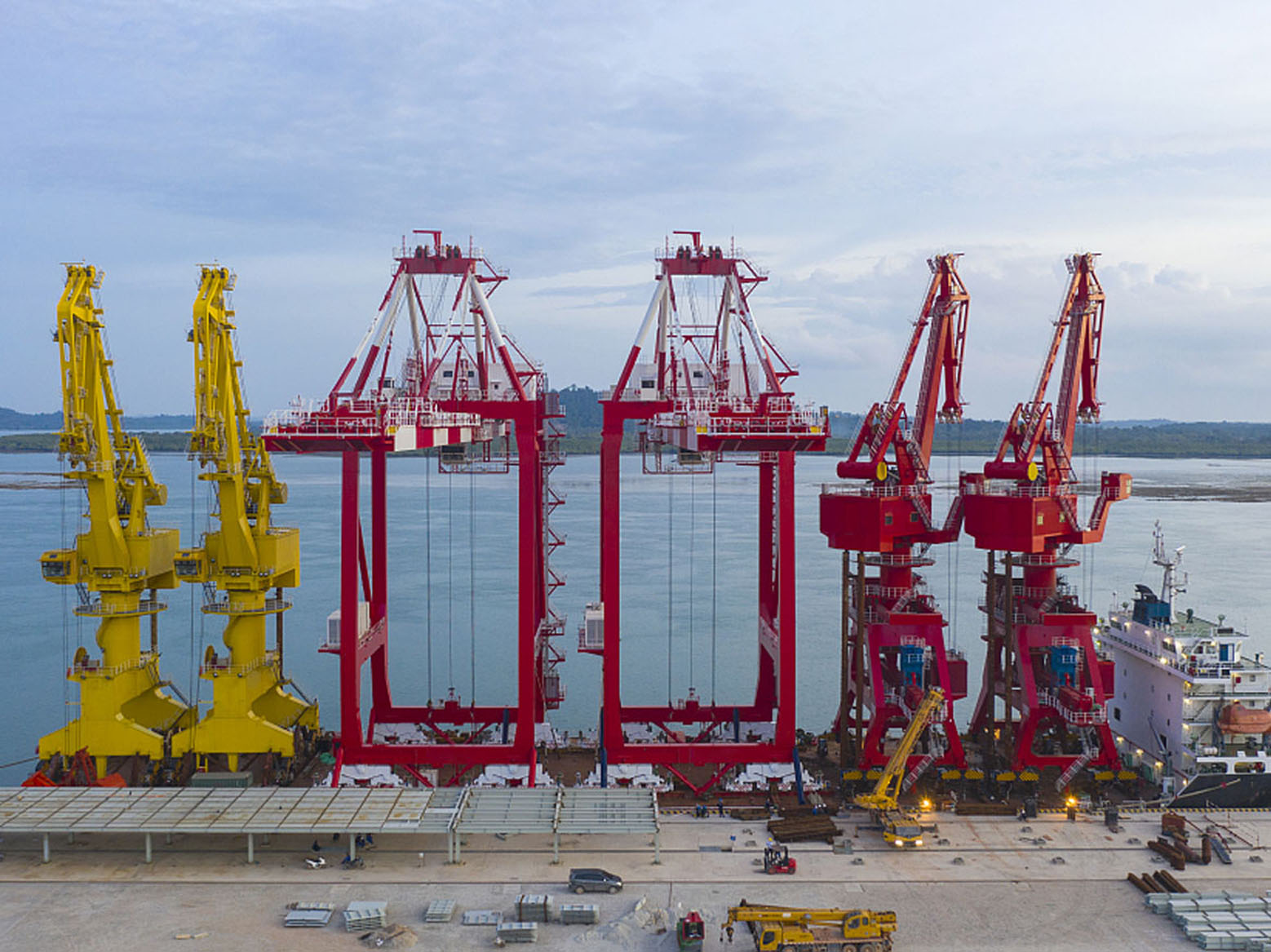 Why should we work with sourcing agent or procurement company?